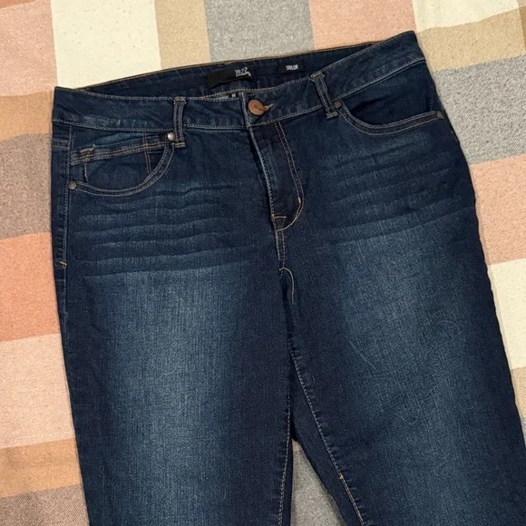 1822 Denim Dark Blue Cropped Jeans - Picture 3 of 11